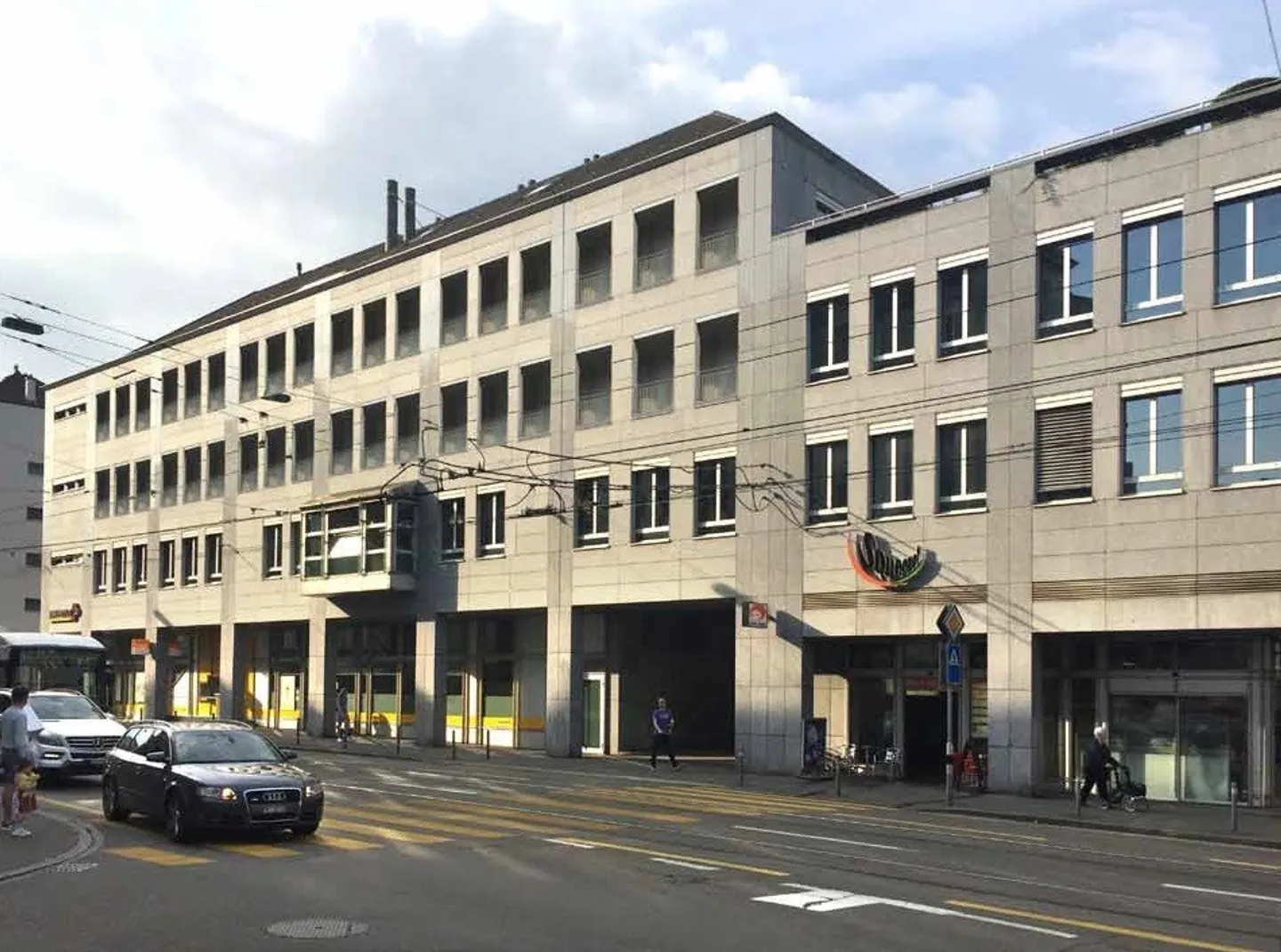 Zentral gelegenes Atelier am Kreuzplatz - Foto 1 von 3