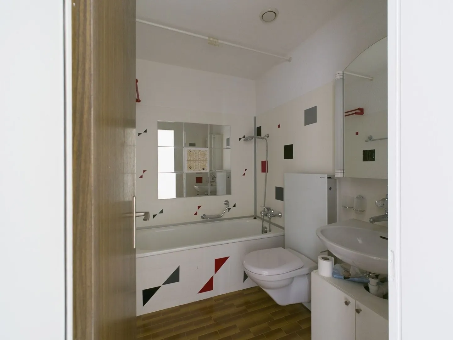 Idylle familiale au cœur du village - Photo 2 sur 9