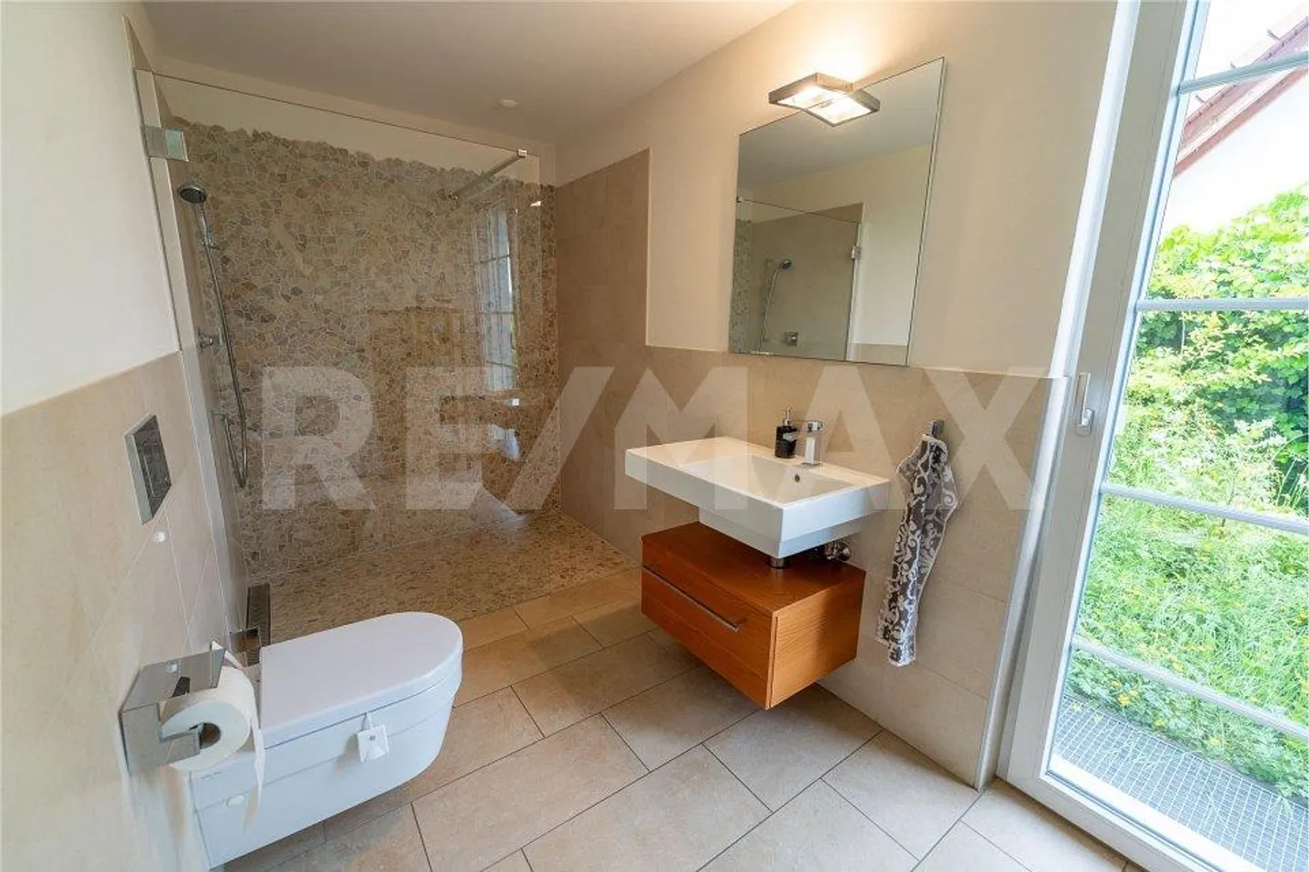 Spacious and Modern Single-Family Home with a View of the Greenery - Photo 7 of 13