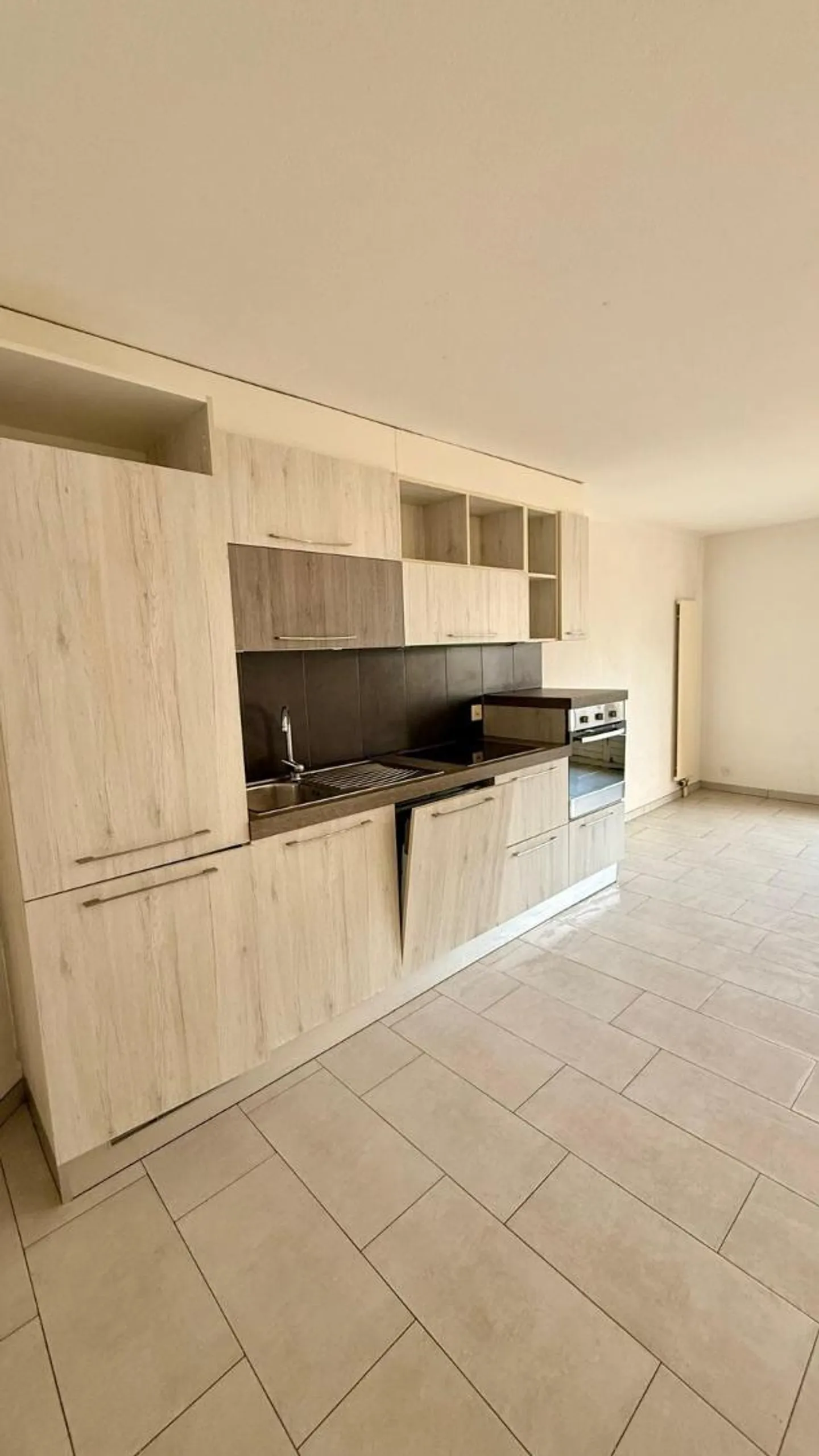 Studio charmant au 1er étage à Bex - Photo 1 sur 6