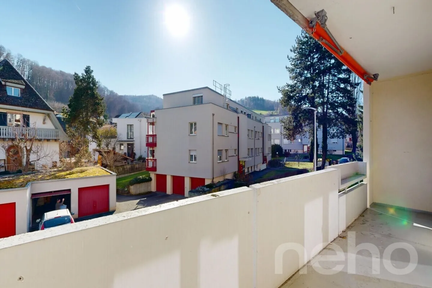 Appartement lumineux de 4,5 pièces avec ascenseur et balcon - Photo 3 sur 12
