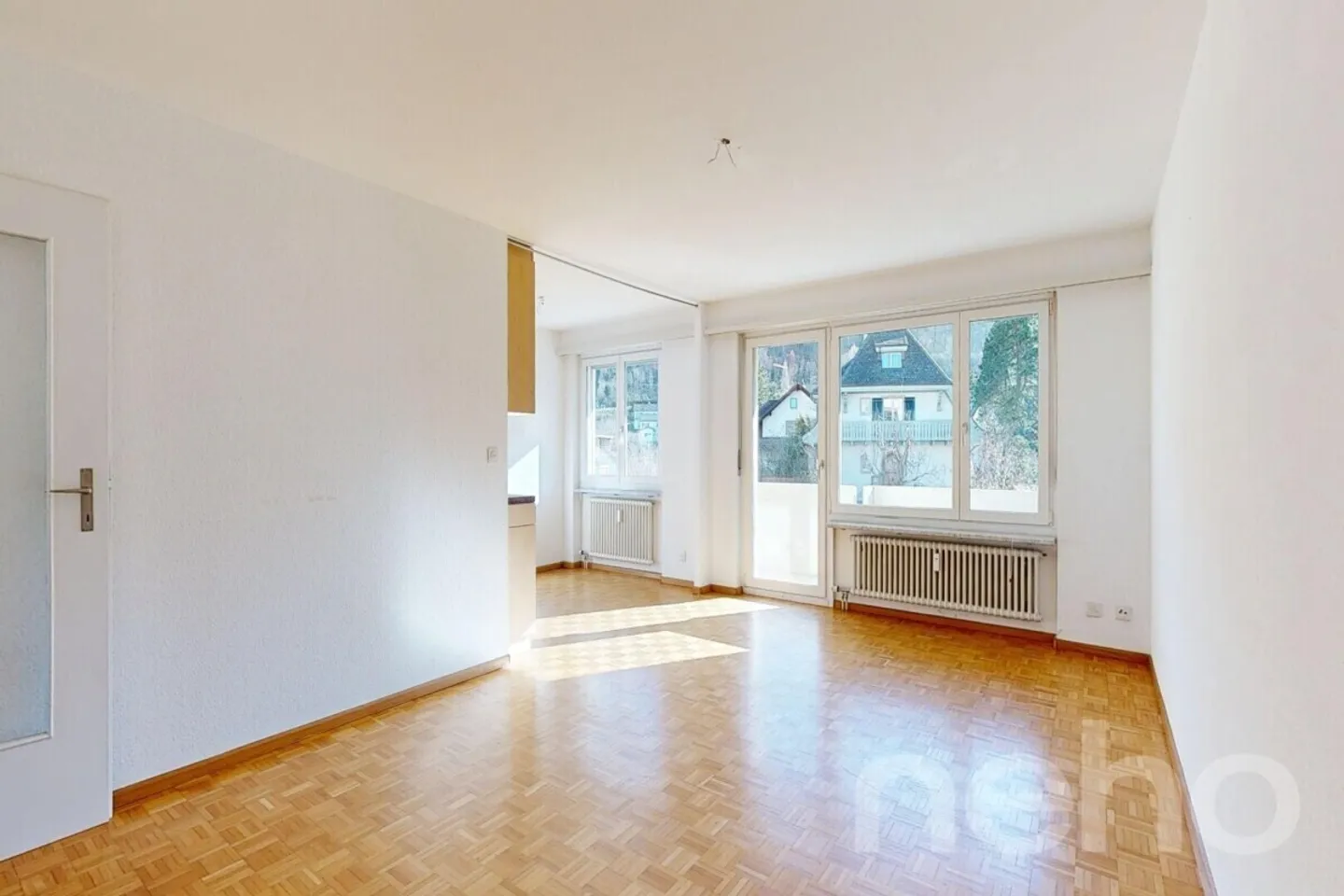 Appartement lumineux de 4,5 pièces avec ascenseur et balcon - Photo 4 sur 12