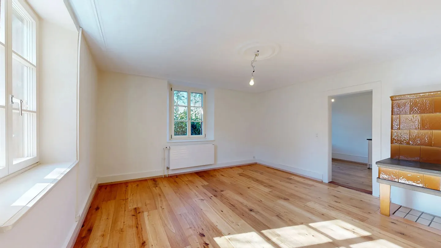 Renovated 3.5-room maisonette apartment with a lot of charm - Photo 4 of 15
