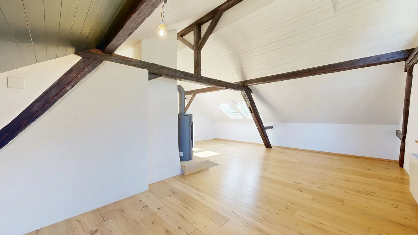 Renovated 3.5-room maisonette apartment with a lot of charm - Photo 10 of 15