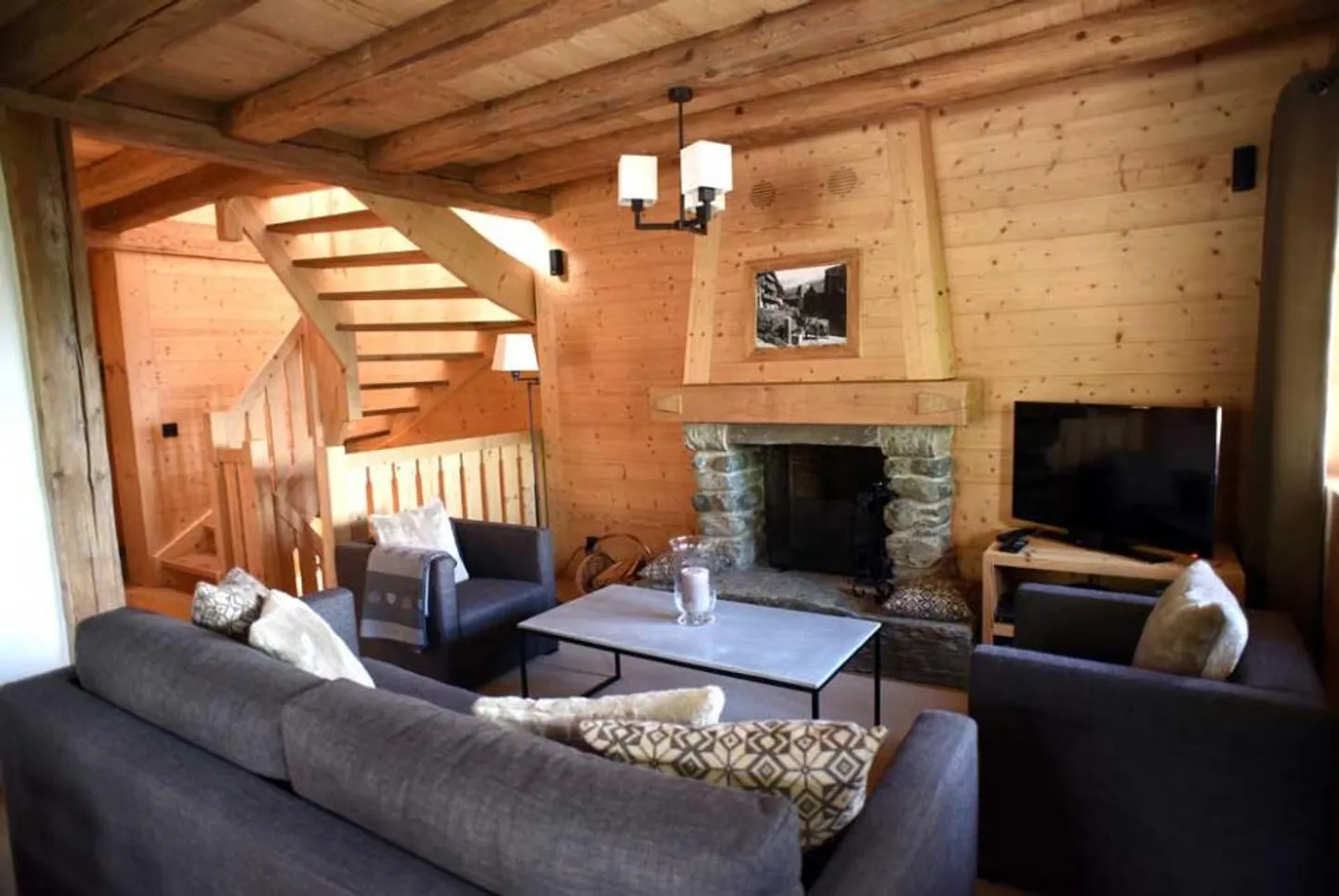 Luxus-Chalet zur Miete ganzjährig oder saisonal - Foto 3 von 13