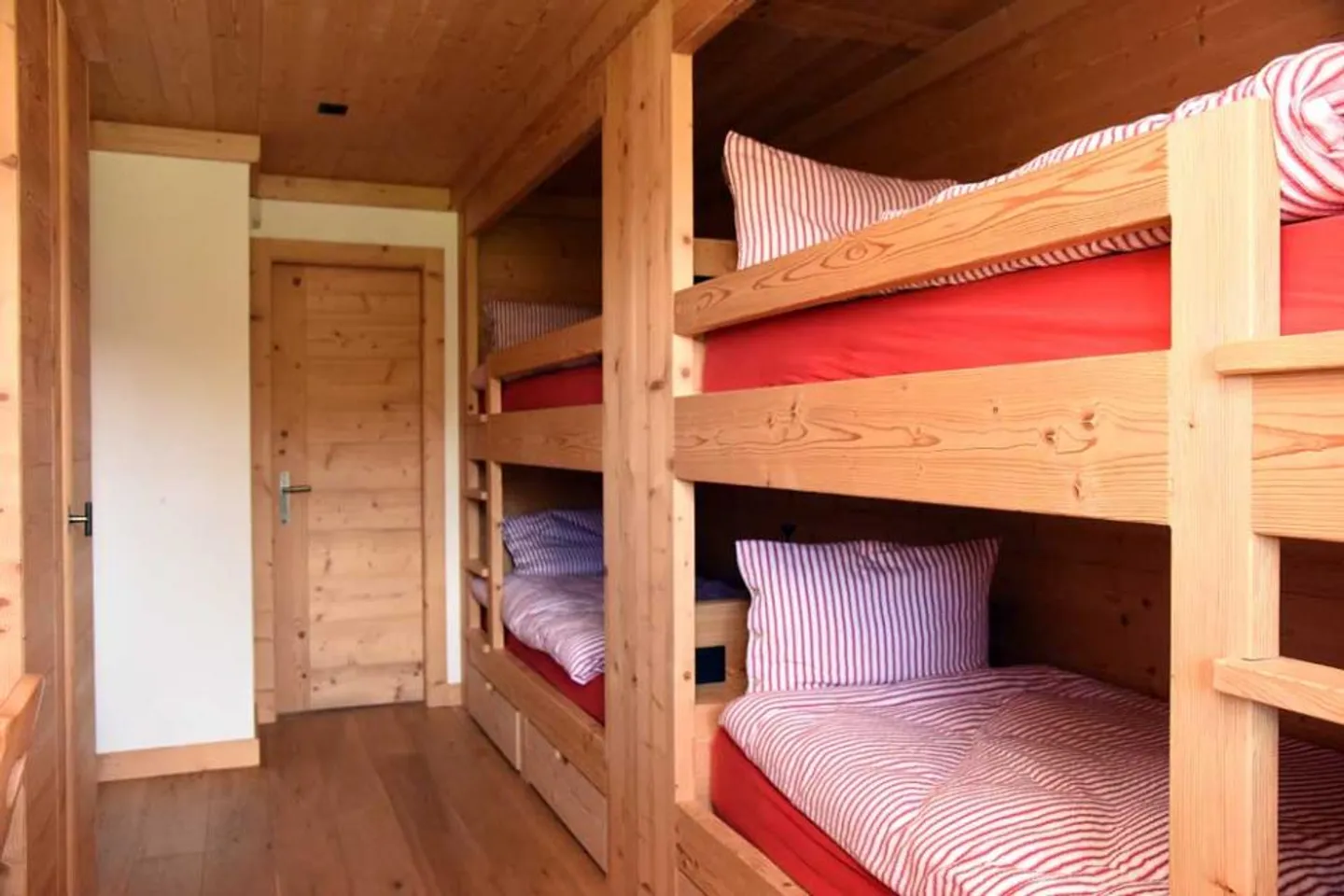 Luxus-Chalet zur Miete ganzjährig oder saisonal - Foto 9 von 13