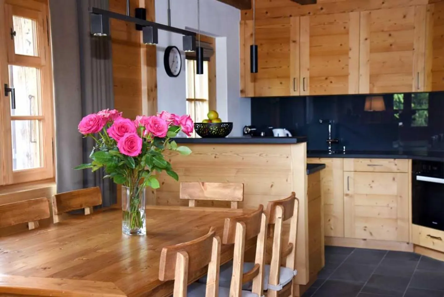 Luxus-Chalet zur Miete ganzjährig oder saisonal - Foto 4 von 13