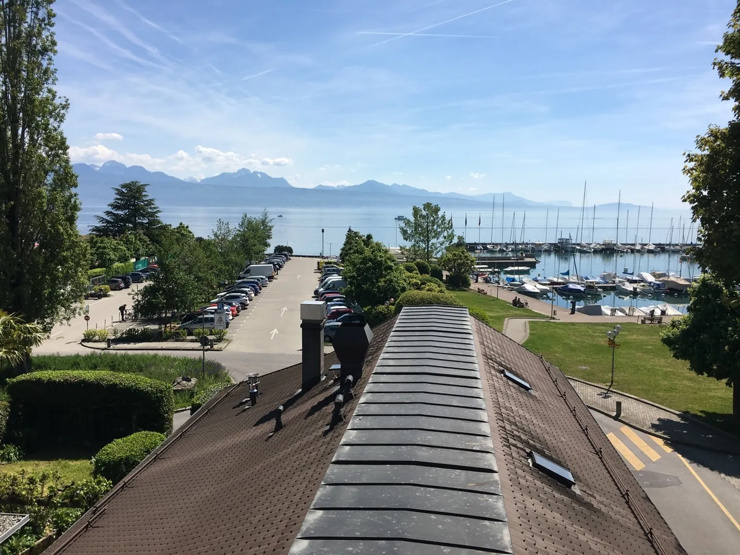 Beautiful duplex apartment with stunning lake view - Photo 1 of 9