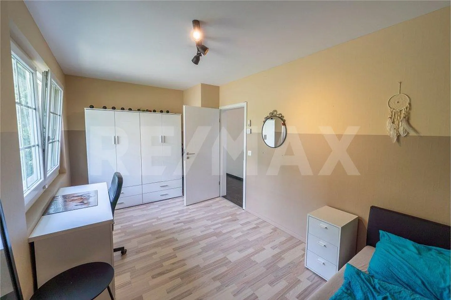 Spacious and Modern Single-Family Home with a View of the Greenery - Photo 10 of 13