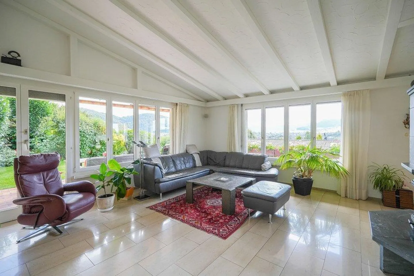 Grosszügiges Familienparadies an toller Aussichtslage - Foto 5 von 13