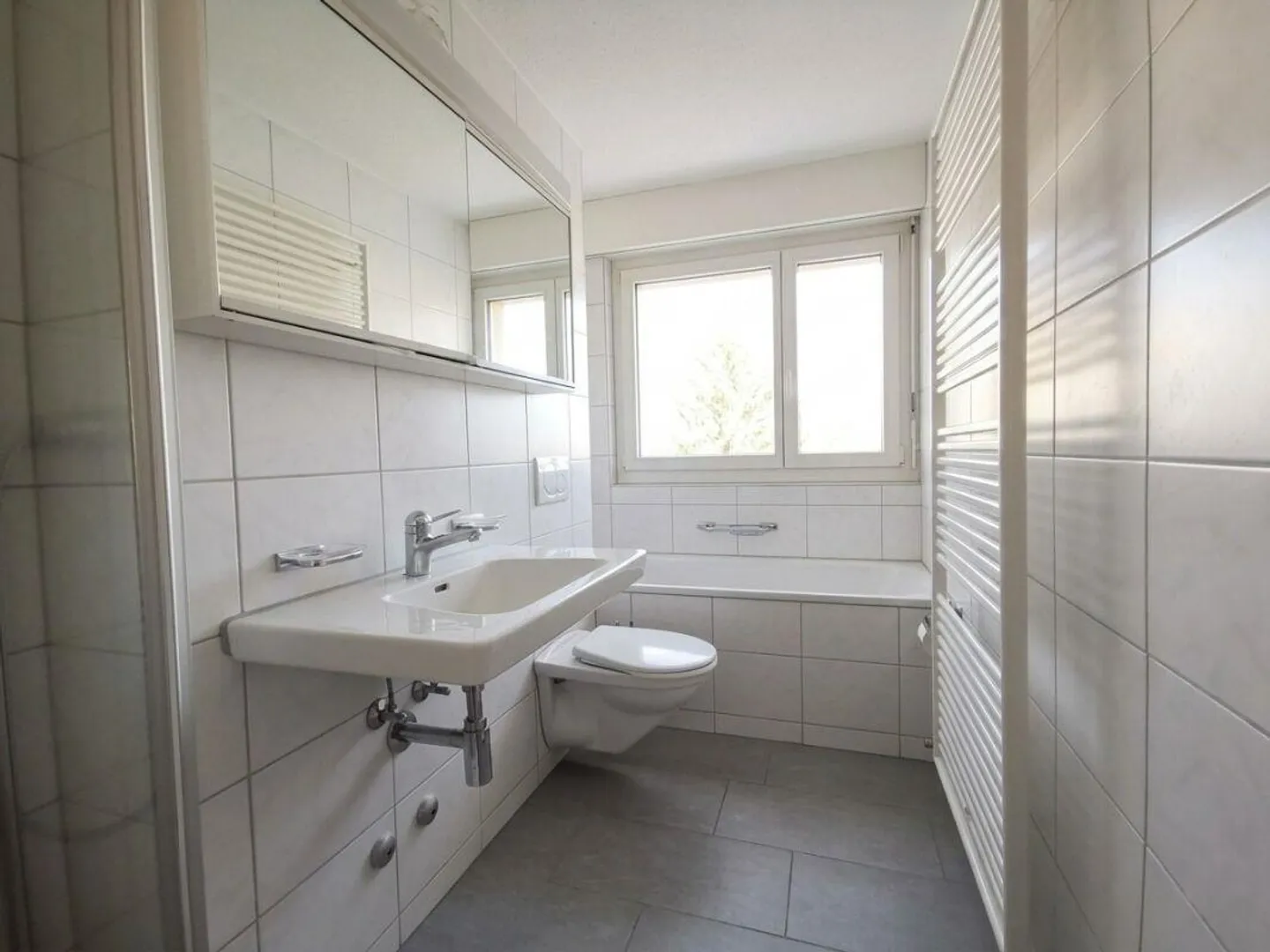 Child-friendly apartment near school - Photo 3 of 6