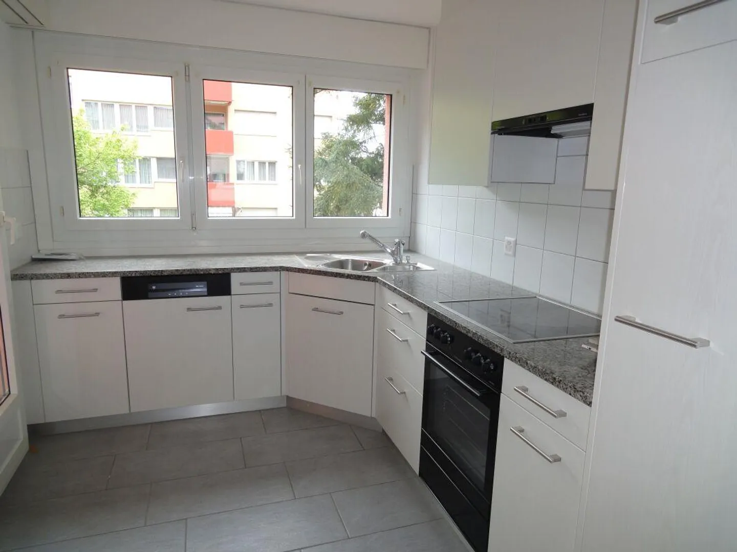 Child-friendly apartment near school - Photo 4 of 6