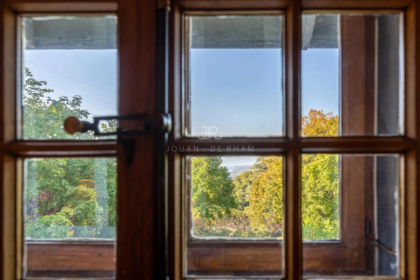 Maison charmante et ses dépendances dans le village - Photo 2 sur 13