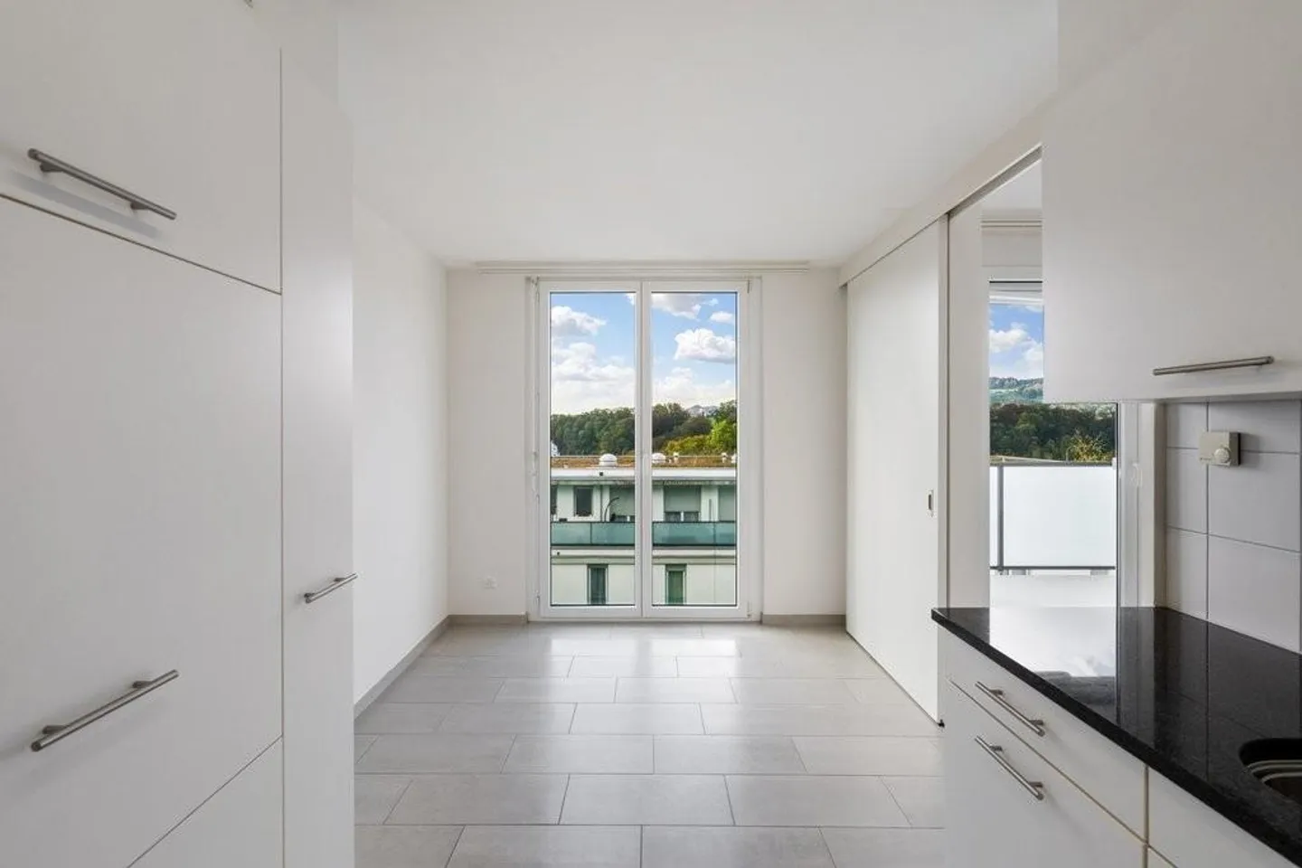 Living Comfort for Connoisseurs / E-parking spaces available - Photo 4 of 6