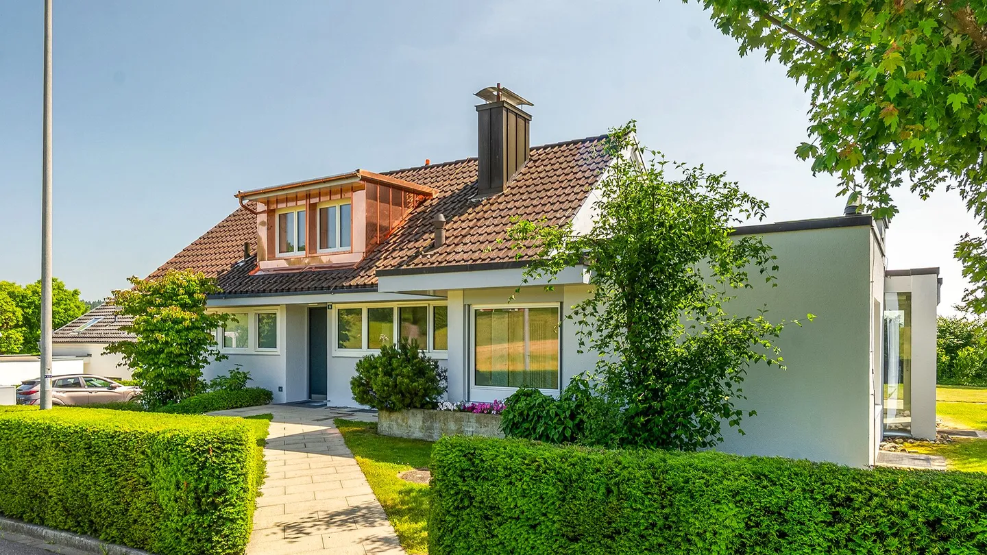 Vivere esclusivo a Wiesendangen: la tua casa unifamiliare nel verde. - Foto 1 di 18
