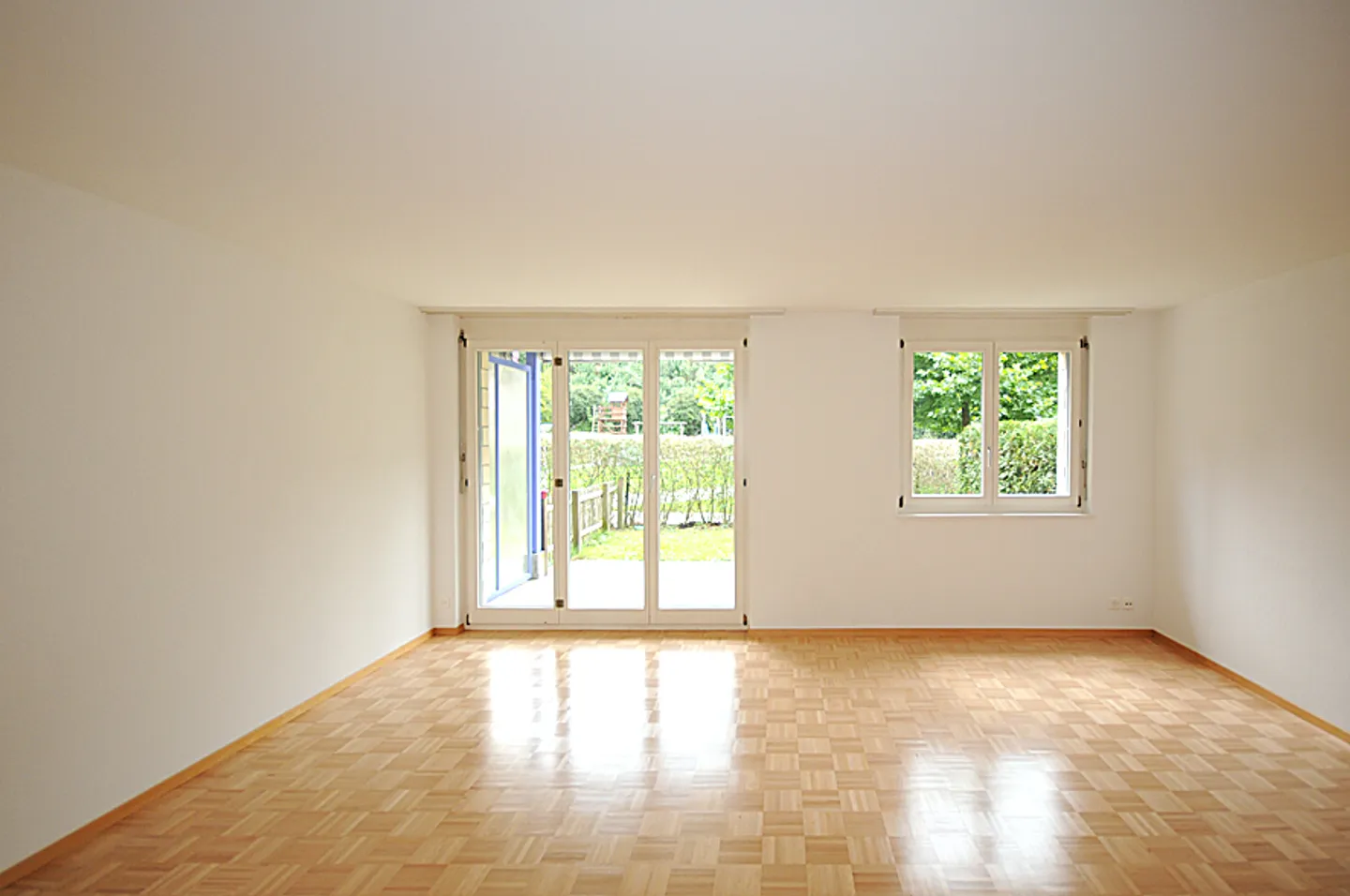 In the green and yet close to the center! - 1 free net rent/moving cost reimbursement - Photo 4 of 9