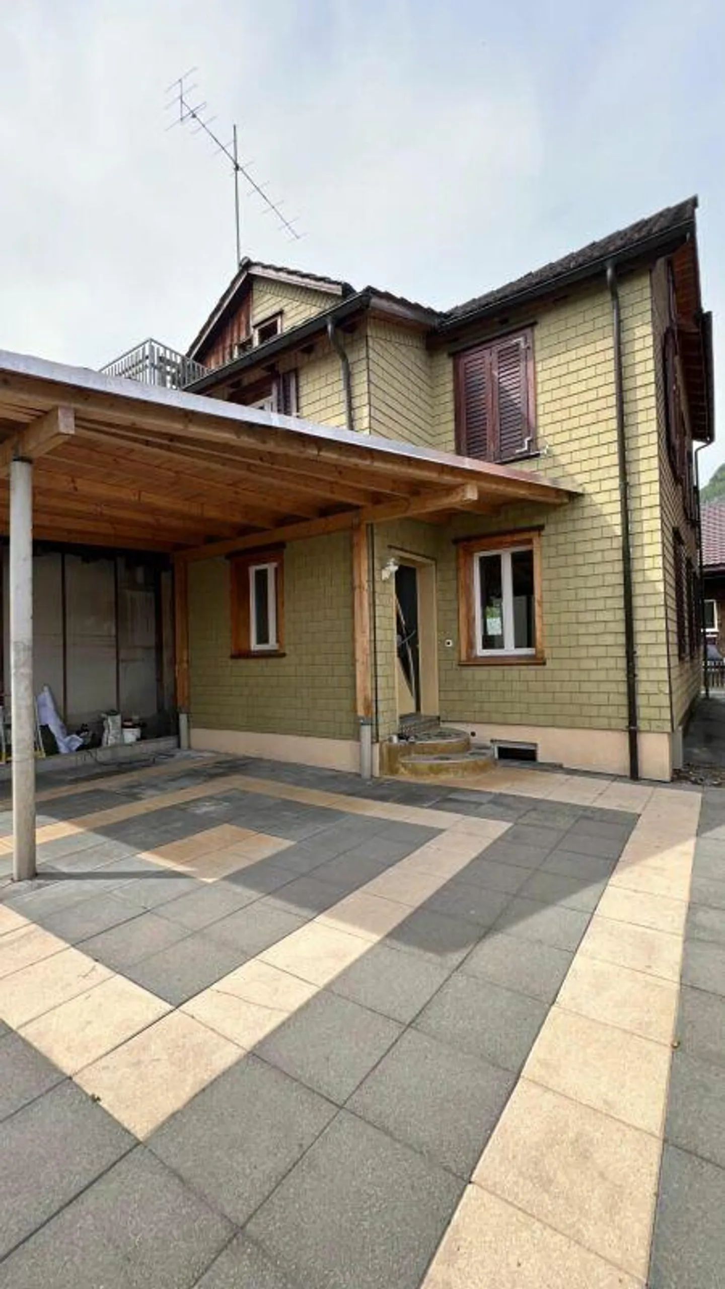 Maison de famille en rangée rénovée de 5 ½ pièces dans un emplacement calme et adapté aux enfants - Photo 1 sur 12