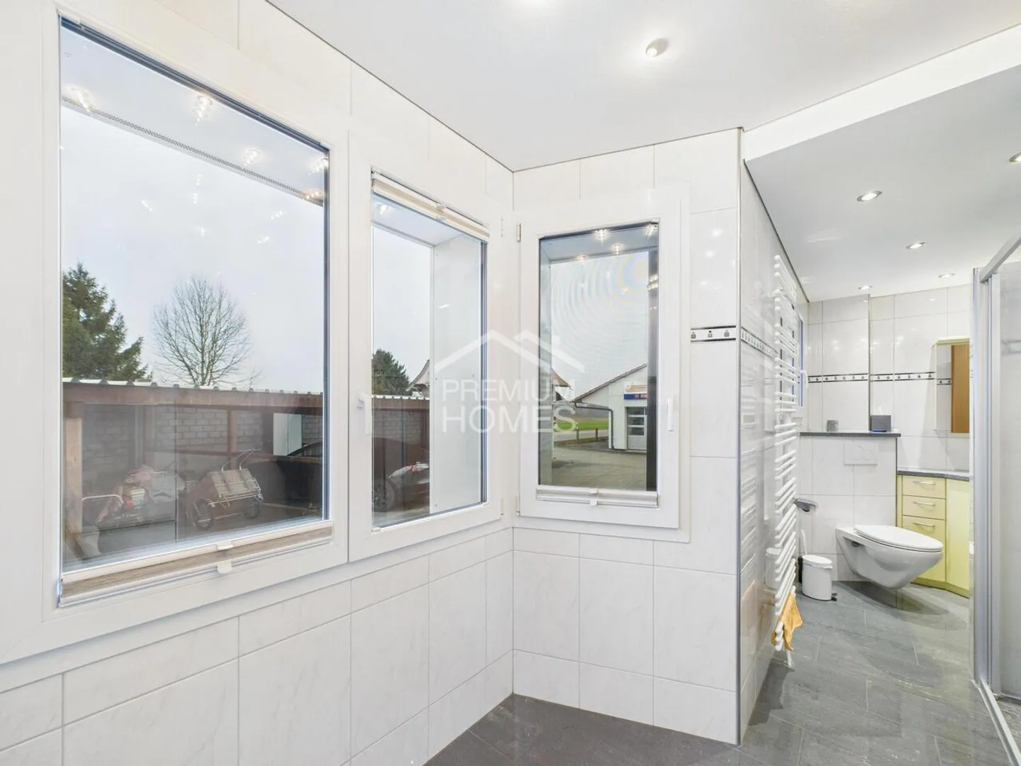 Ampia proprietà commerciale con casa residenziale - Foto 12 di 13