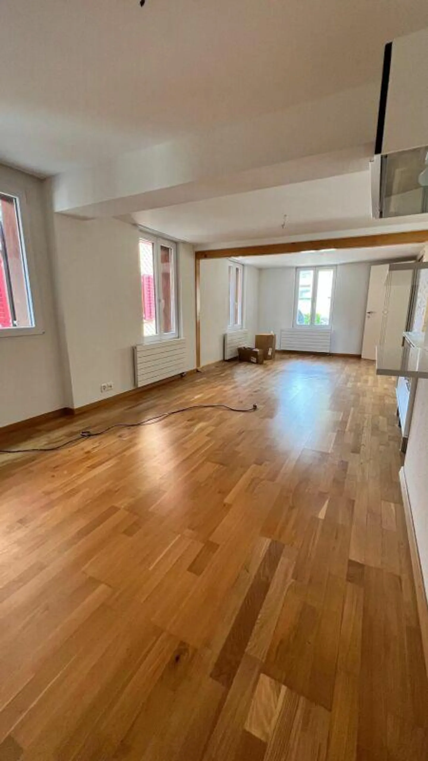 Maison de famille en rangée rénovée de 5 ½ pièces dans un emplacement calme et adapté aux enfants - Photo 5 sur 12