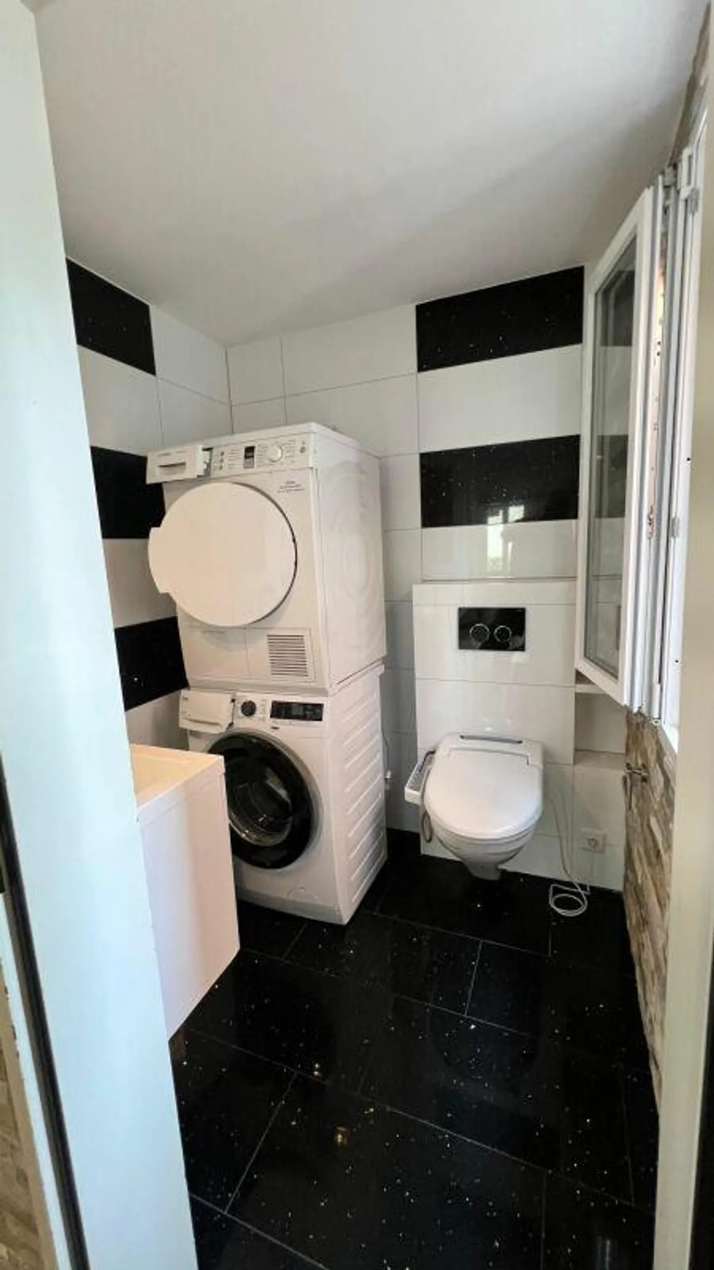 Maison de famille en rangée rénovée de 5 ½ pièces dans un emplacement calme et adapté aux enfants - Photo 9 sur 12