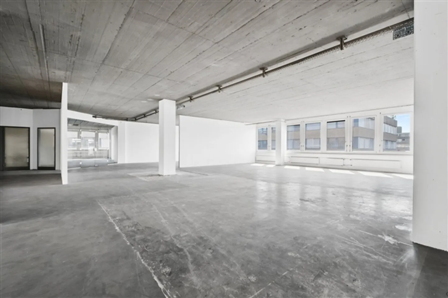 Vielseitige Gewerbefläche - Foto 1 von 8