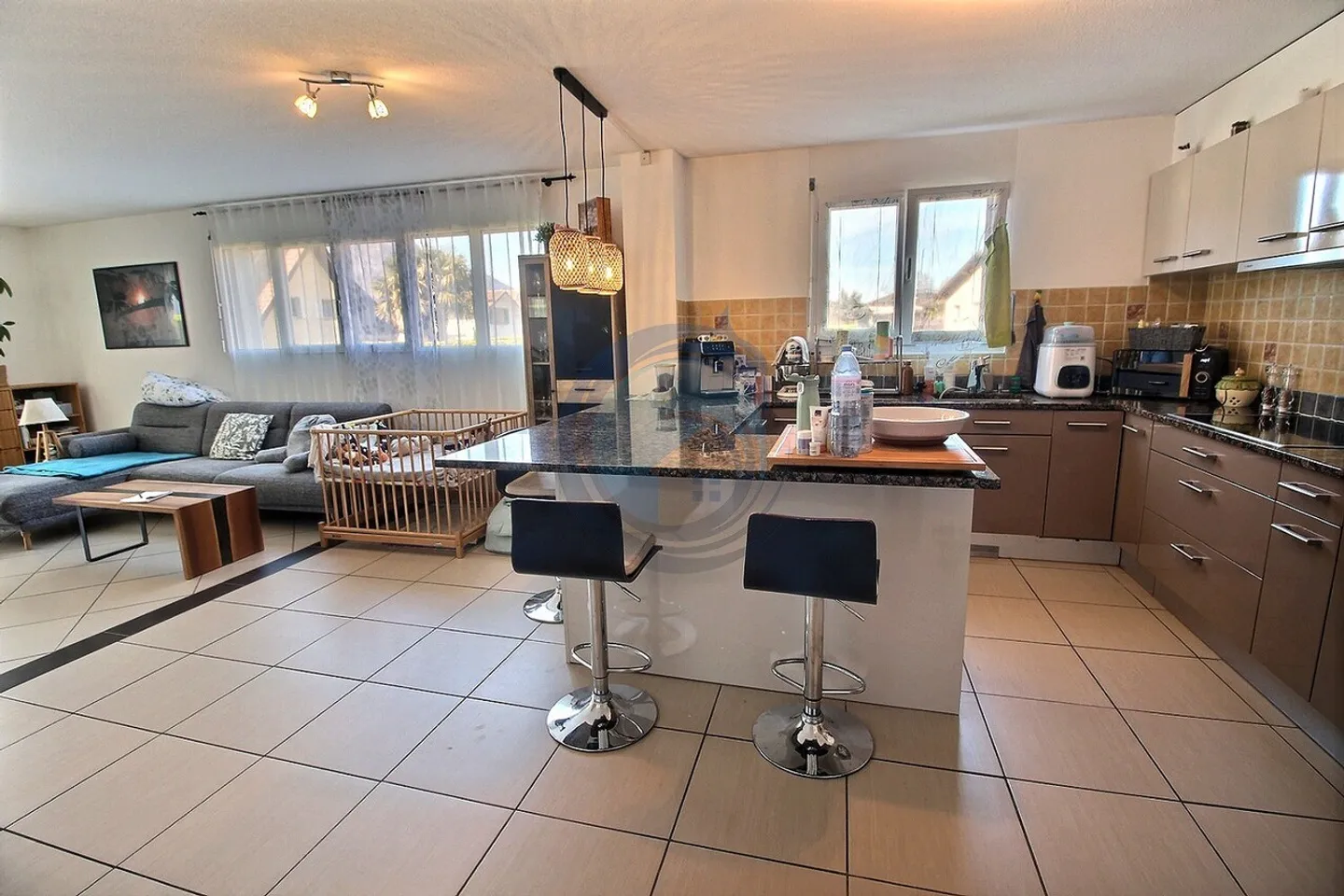 BEAUTIFUL CORNER DUPLEX OF 4.5 ROOMS WITH TERRACE AND PRIVATE GARDEN - Photo 2 of 12