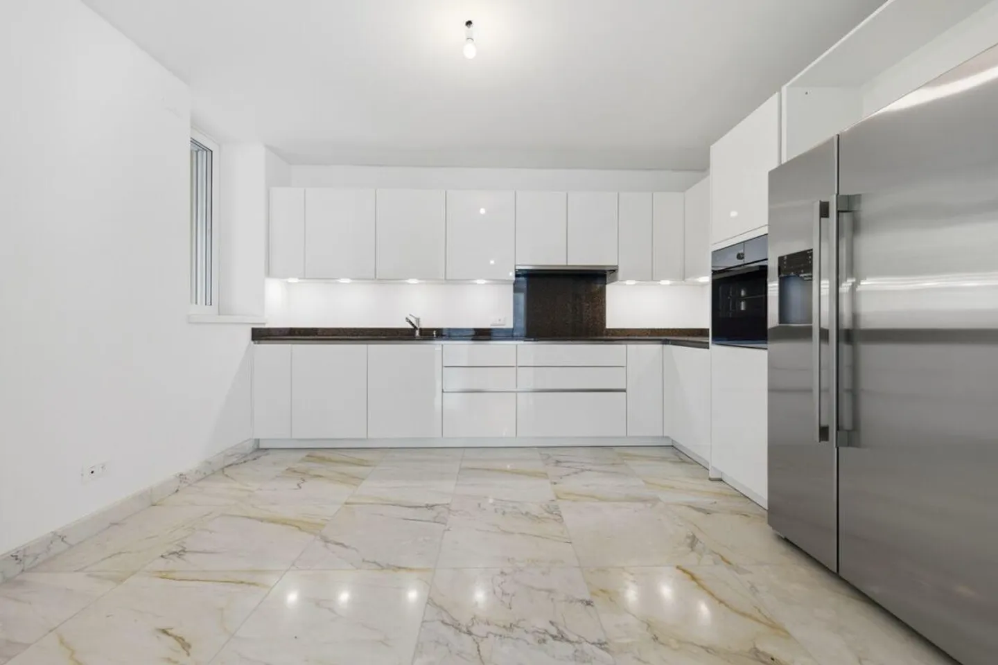 Appartamento di Lusso con Vista Lago - Foto 7 di 14