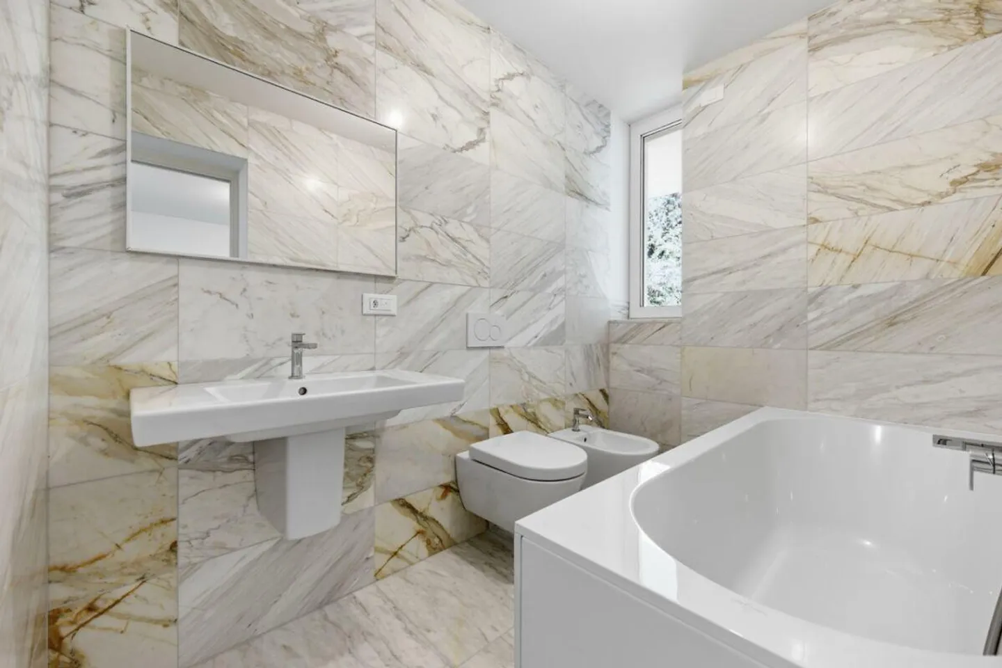 Appartamento di Lusso con Vista Lago - Foto 12 di 14
