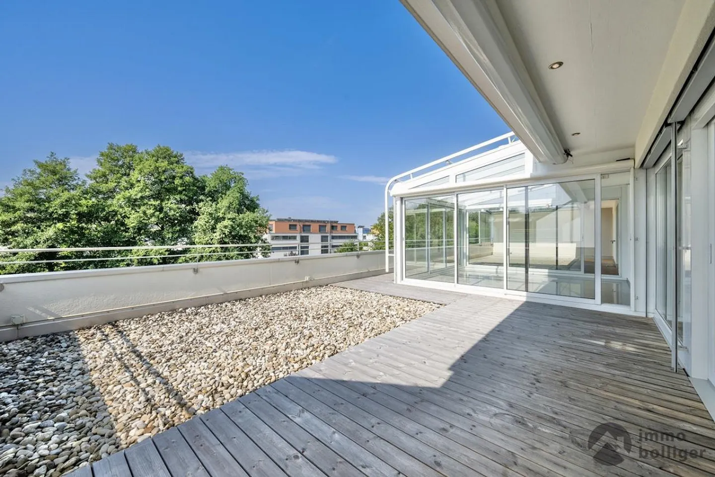 Lumière et confort en parfaite harmonie dans le penthouse - Photo 1 sur 13