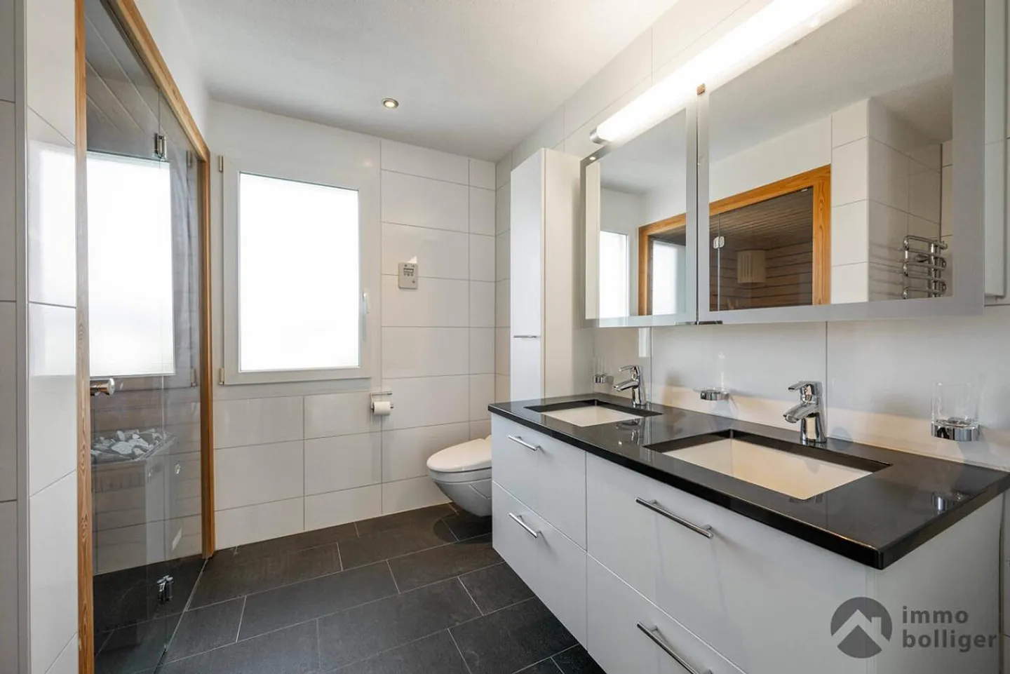 Lumière et confort en parfaite harmonie dans le penthouse - Photo 7 sur 13