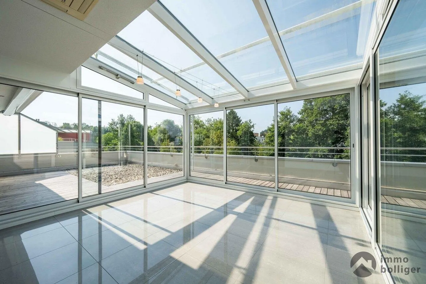 Lumière et confort en parfaite harmonie dans le penthouse - Photo 9 sur 13