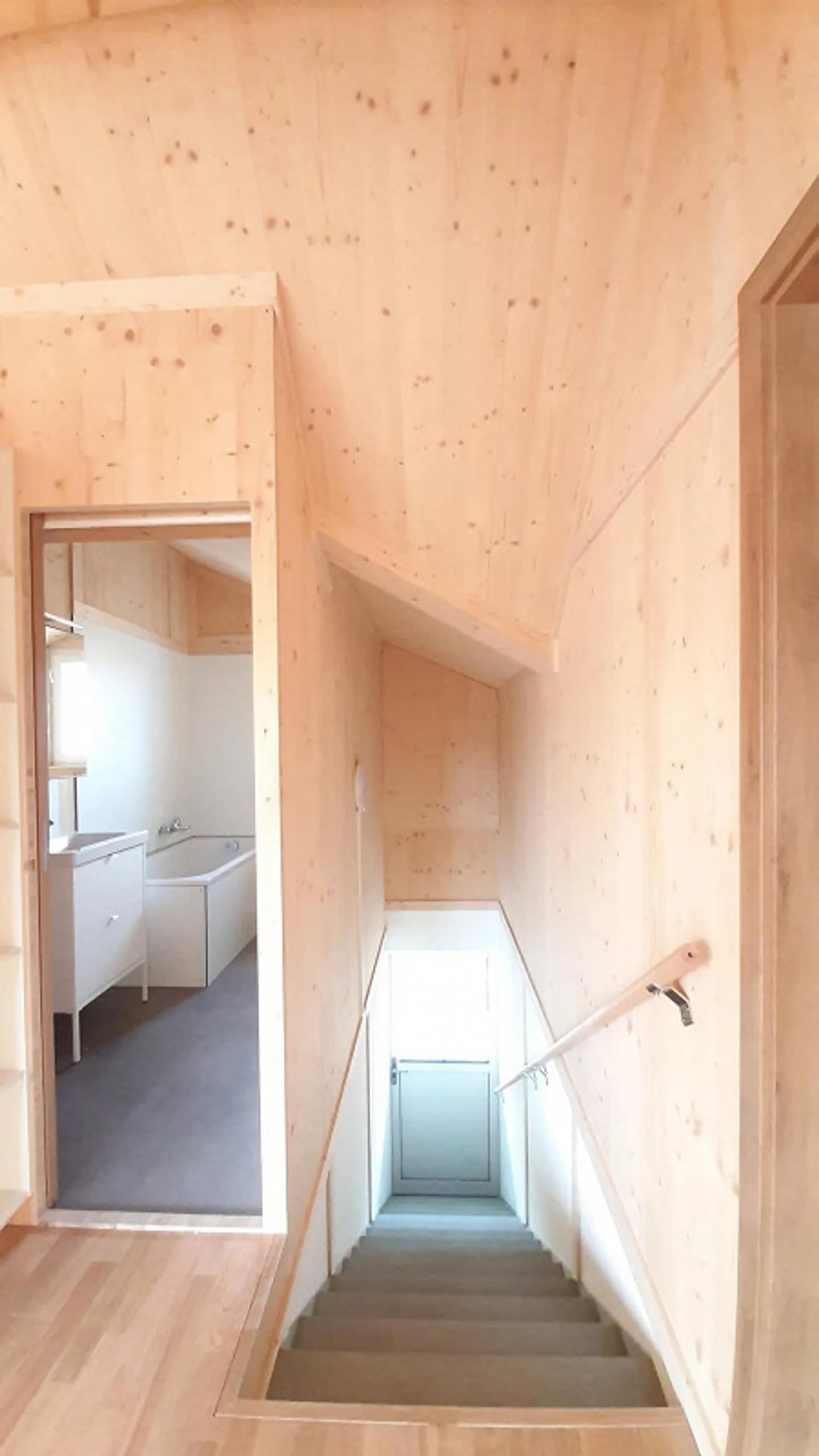 Appartamento attraente all'ultimo piano in una bella posizione - Foto 4 di 10