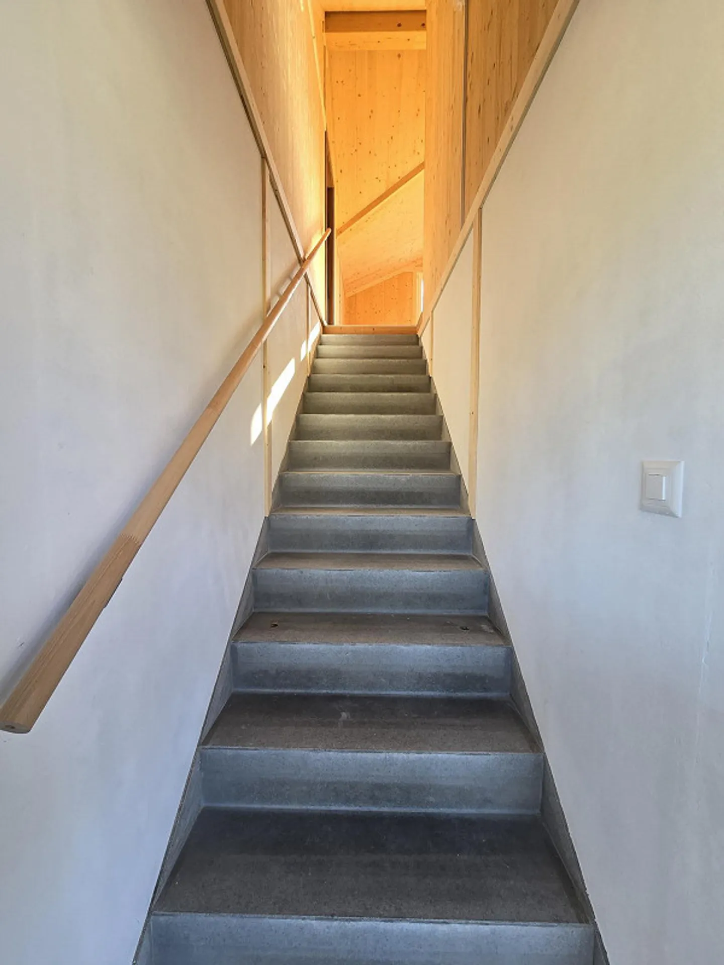 Appartamento attraente all'ultimo piano in una bella posizione - Foto 6 di 10