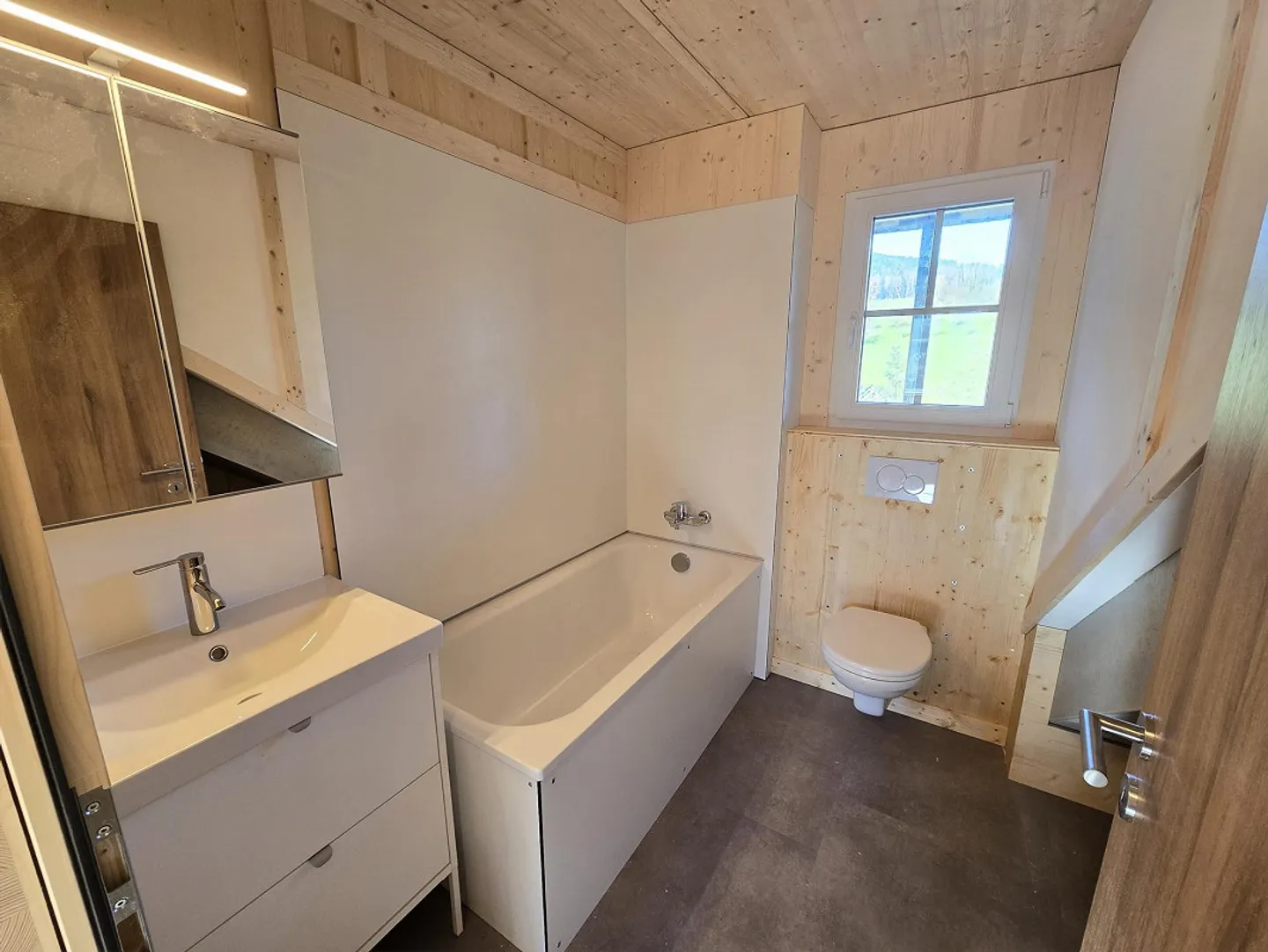 Appartamento attraente all'ultimo piano in una bella posizione - Foto 8 di 10