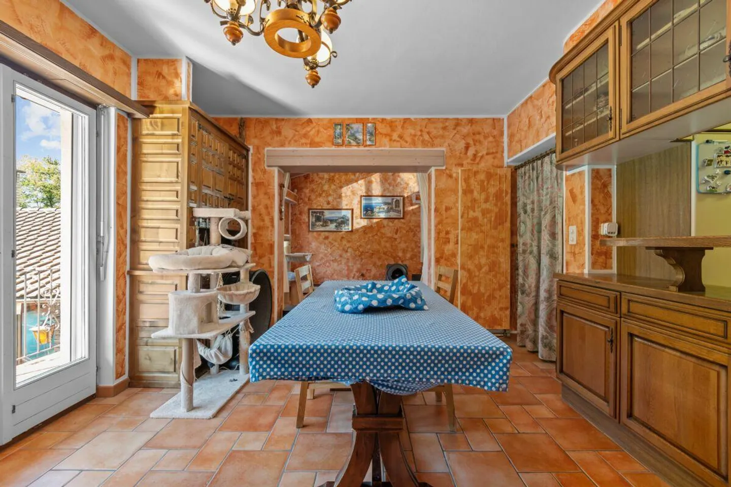 Prestigeträchtige Doppelhaushälfte mit Pool und Grottino - Foto 6 von 26