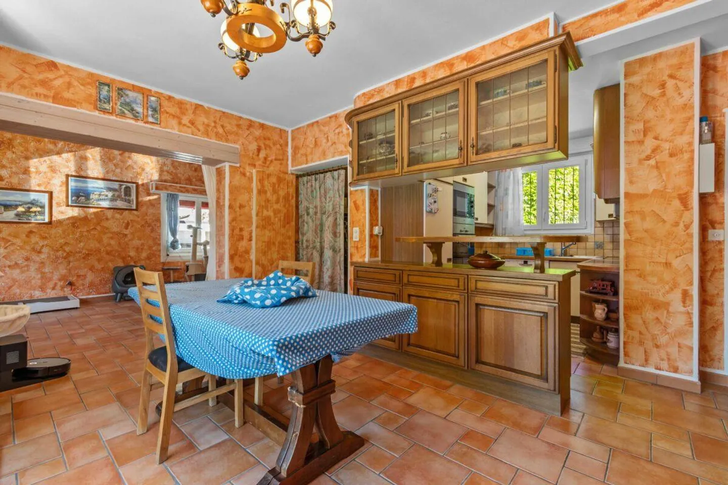 Prestigeträchtige Doppelhaushälfte mit Pool und Grottino - Foto 7 von 26