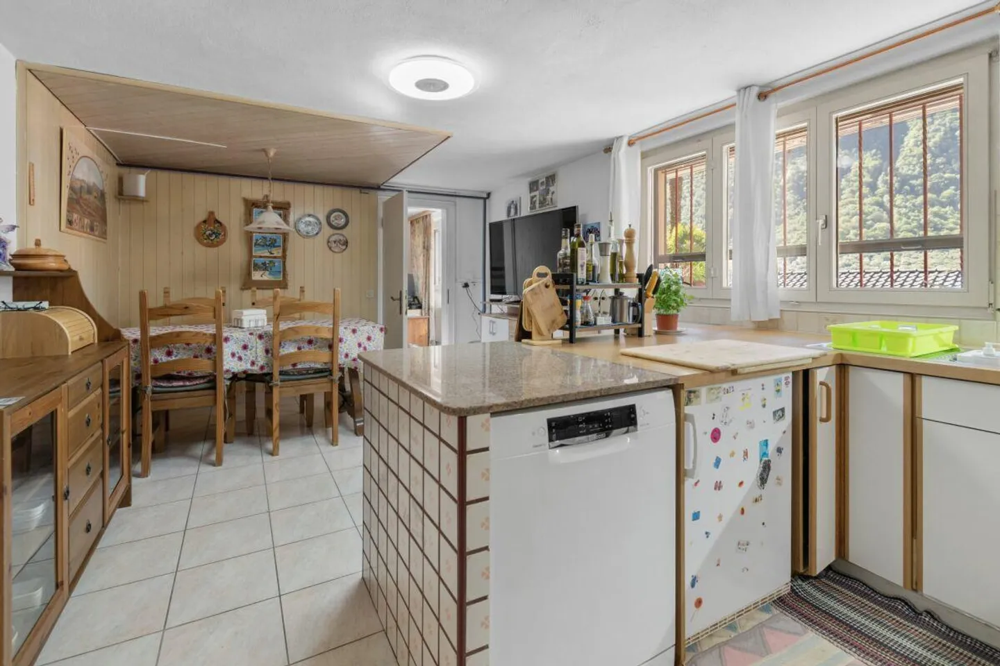 Prestigeträchtige Doppelhaushälfte mit Pool und Grottino - Foto 21 von 26