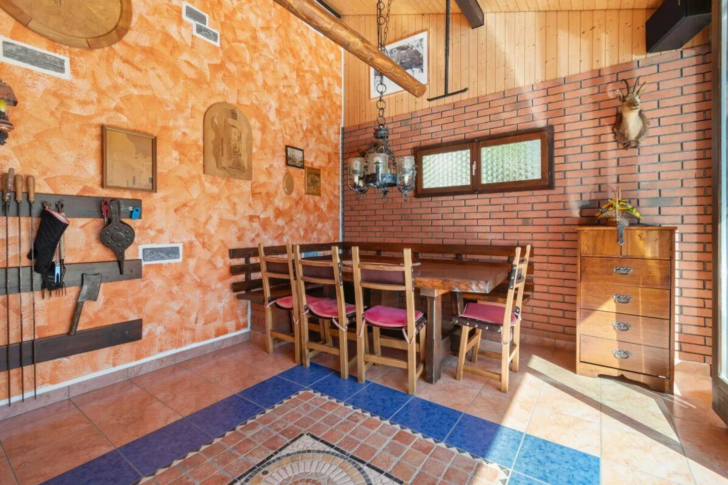 Prestigeträchtige Doppelhaushälfte mit Pool und Grottino - Foto 17 von 26