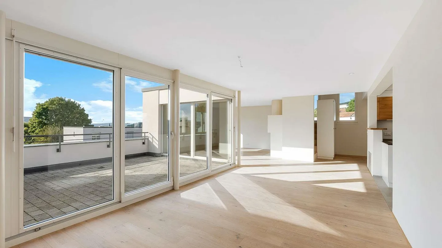 Geräumige Attika-Wohnung in Oberrohrdorf - Foto 2 von 9