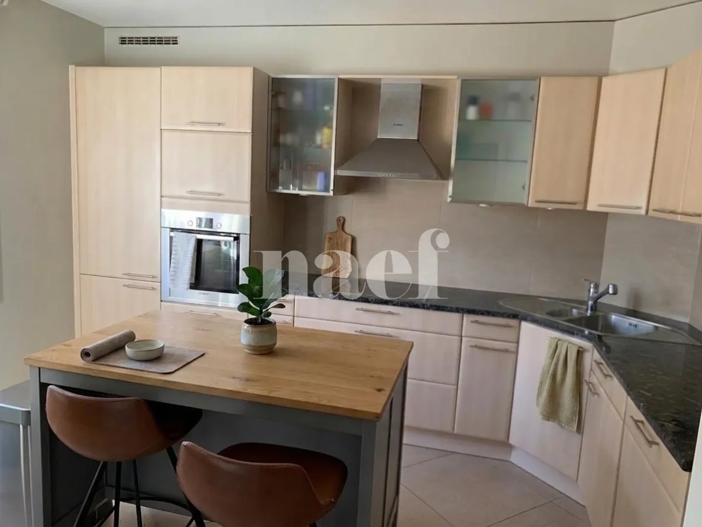 Bella villa adiacente di 6,5 stanze con giardino - Foto 2 di 11
