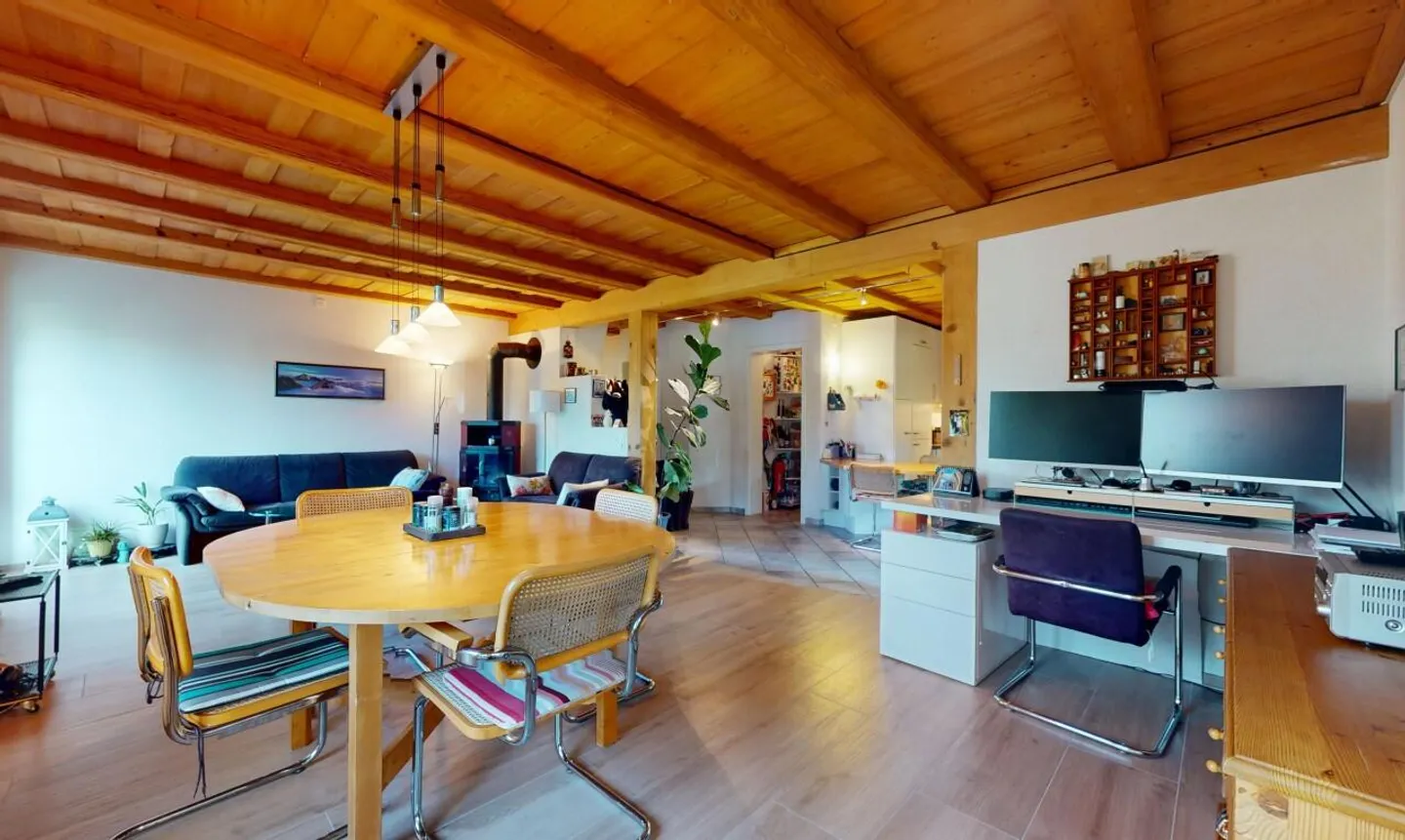 Fattoria centrale con potenziale di sviluppo - Foto 8 di 13