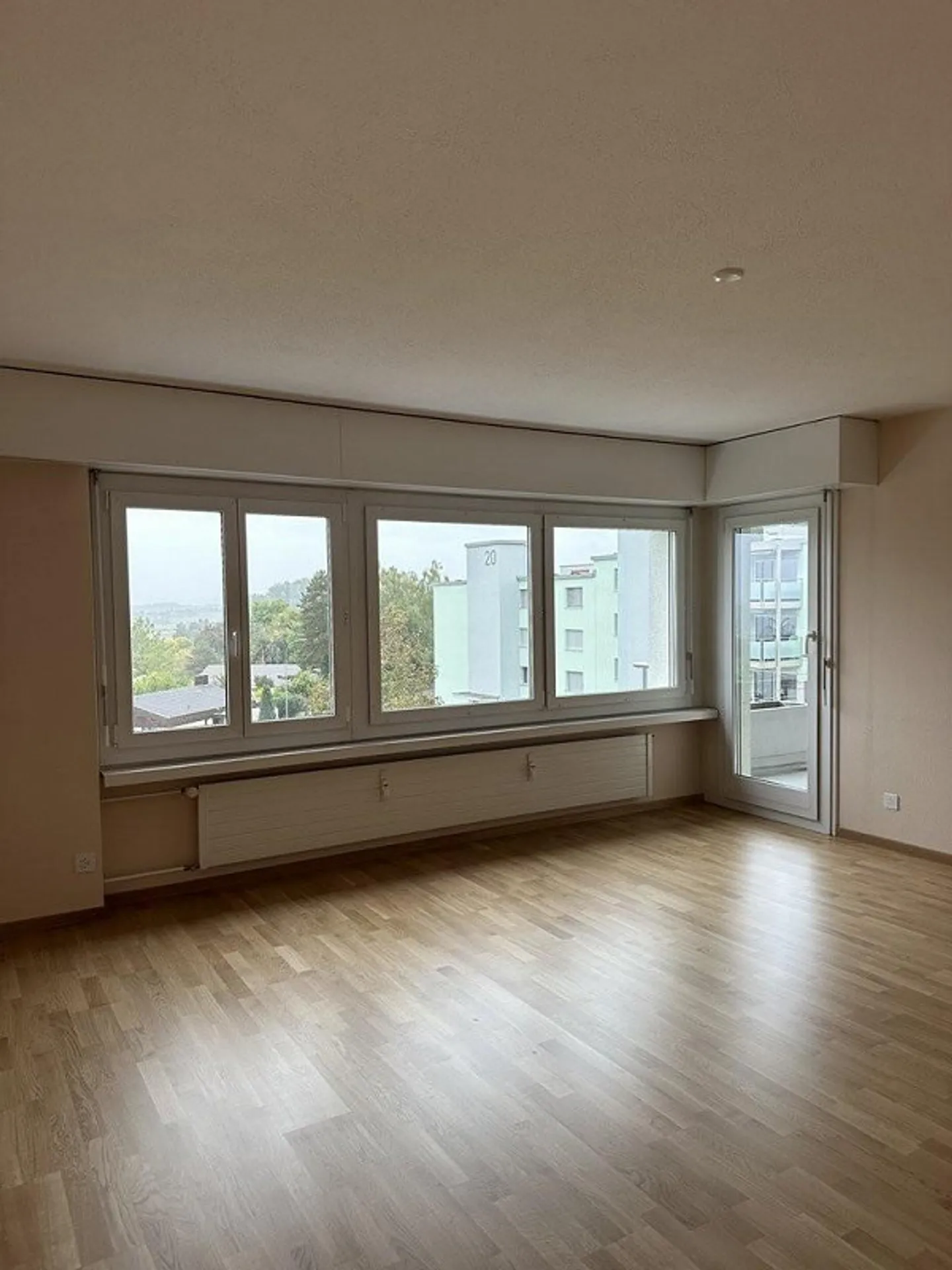 Über den Dächern von Neuhausen! - Foto 2 von 7