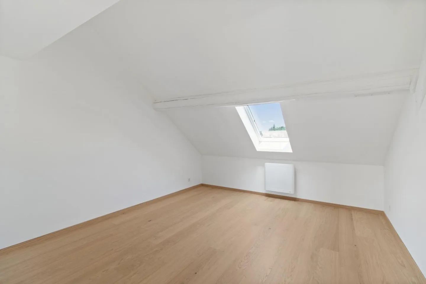 Magnificent 5.5-room apartment after renovation - Photo 4 of 10