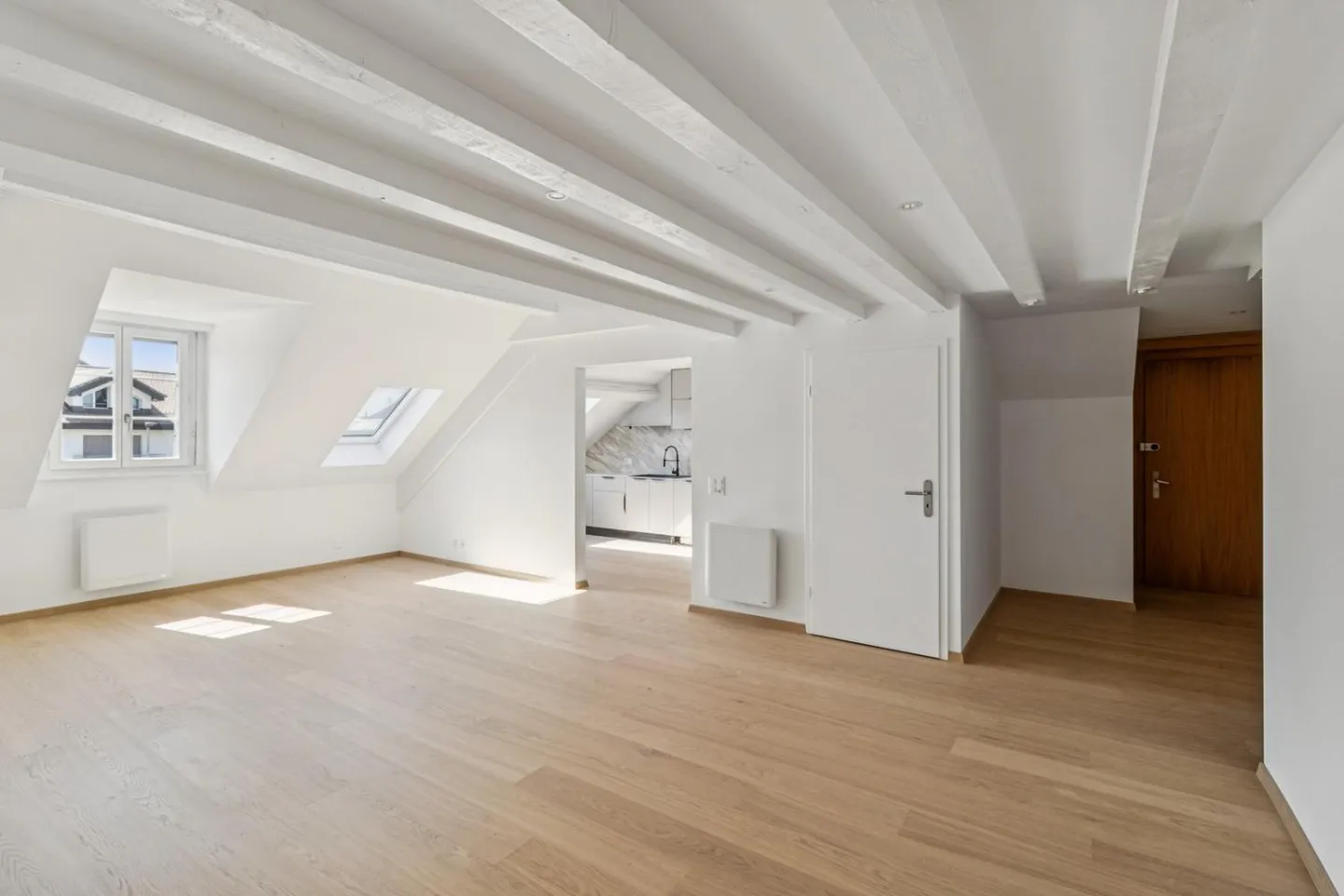 Magnificent 5.5-room apartment after renovation - Photo 8 of 10