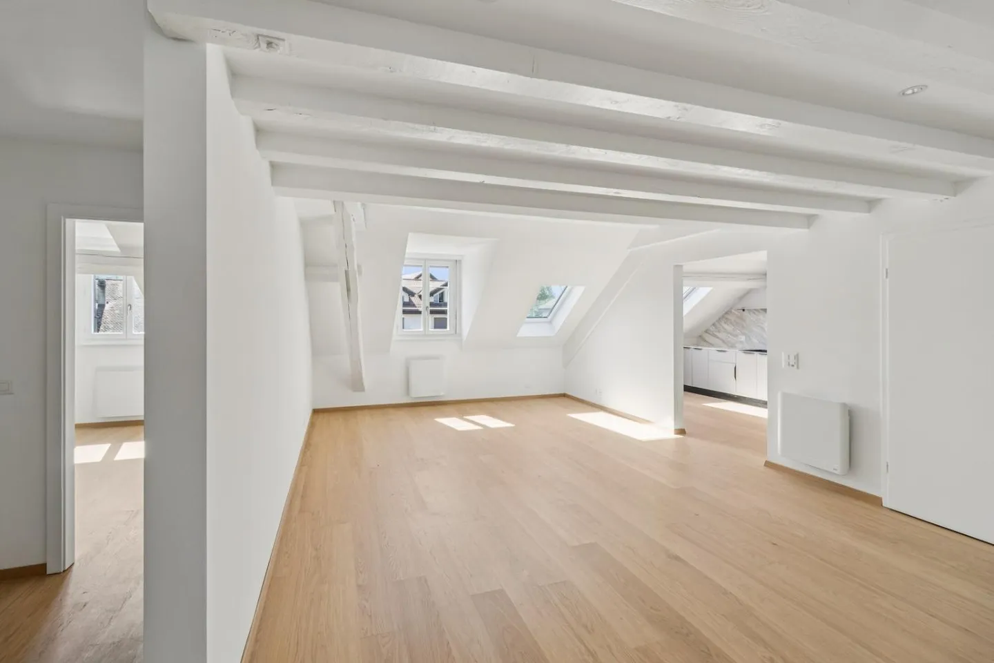 Magnificent 5.5-room apartment after renovation - Photo 9 of 10