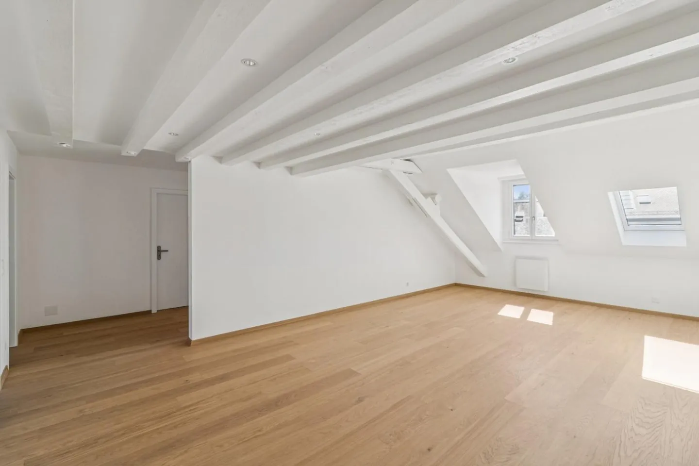 Magnificent 5.5-room apartment after renovation - Photo 10 of 10