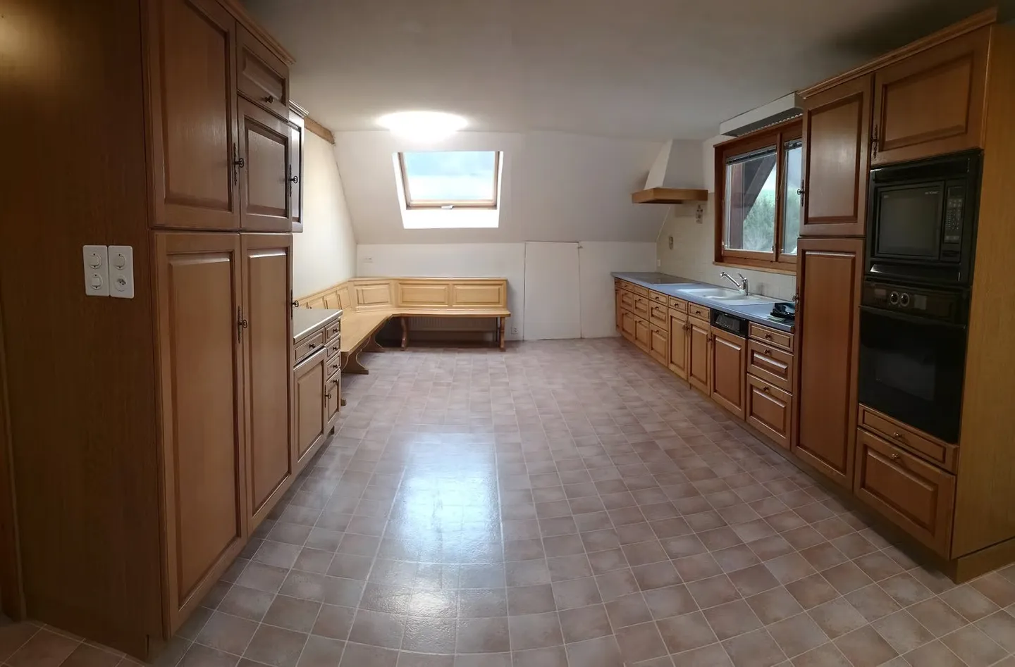 Baisse de prix : grand duplex au centre du village avec garage et atelier, libre de suite - Foto 10 von 30