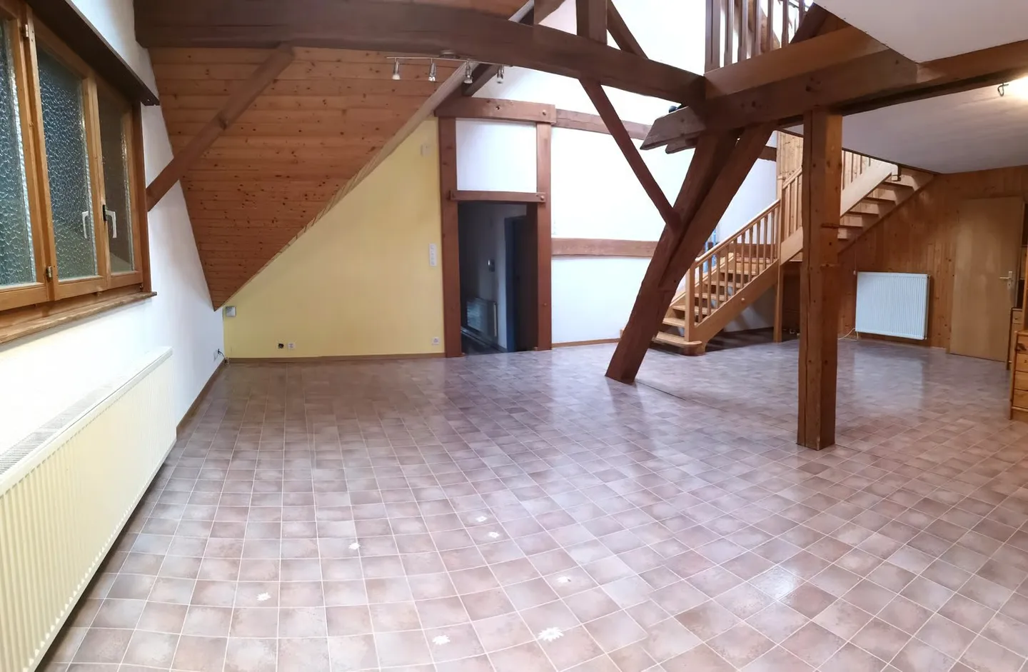 Baisse de prix : grand duplex au centre du village avec garage et atelier, libre de suite - Foto 12 von 30