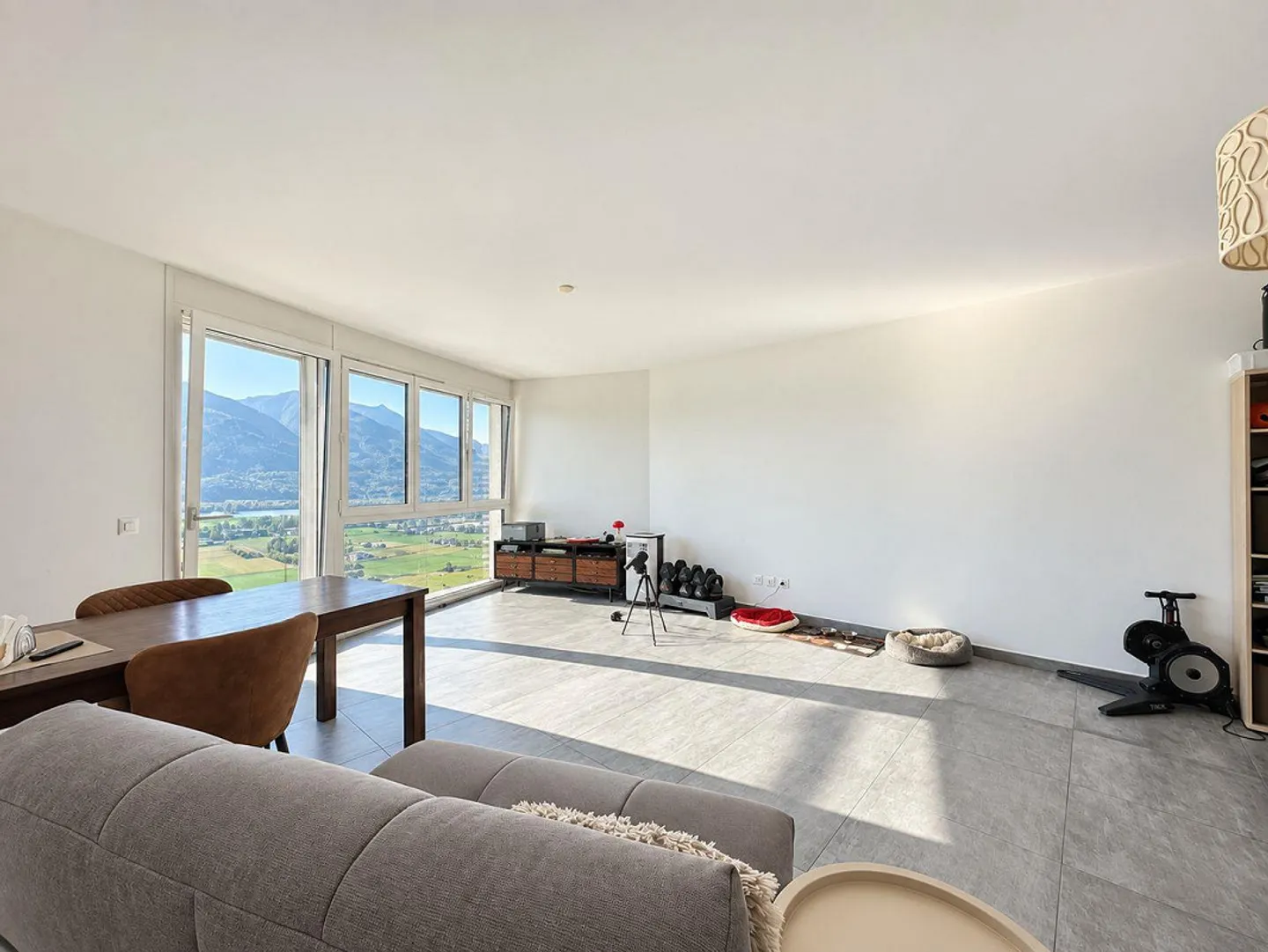 Appartamento moderno con vista lago - Foto 4 di 9