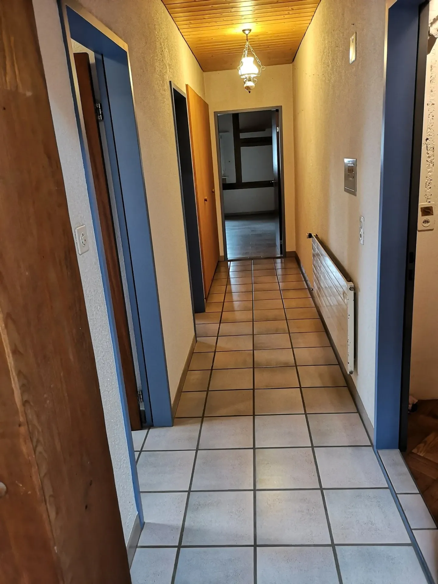 Baisse de prix : grand duplex au centre du village avec garage et atelier, libre de suite - Foto 16 von 30